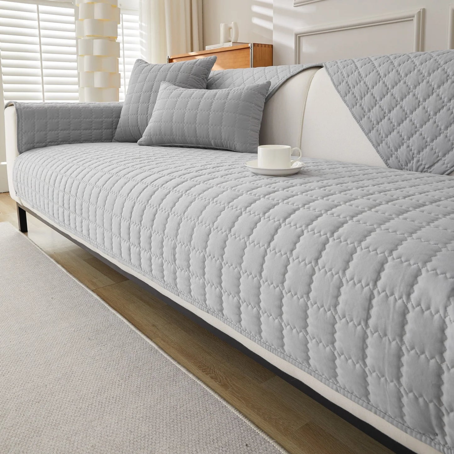 1pc Solid Quilted Anti-Slip Sofa Cover